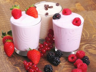 Jigsaw Puzzle «Kefir with berries»