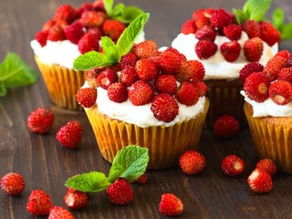 パズル «Cupcakes with strawberries»