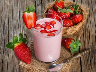 Puzzle «Strawberry yogurt»