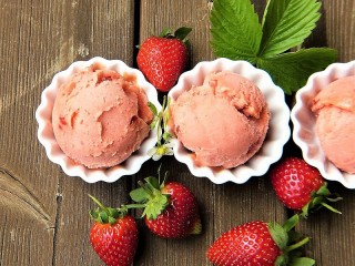 Jigsaw Puzzle «Strawberry ice cream»