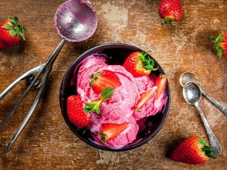 Puzzle «Strawberry ice cream»