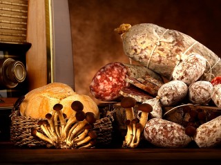 Slagalica «Sausage and mushrooms»