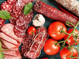 Jigsaw Puzzle «Sausage and tomatoes»