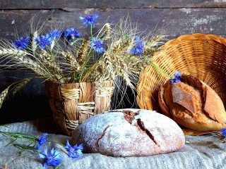 Jigsaw Puzzle «The ears of corn and cornflowers»