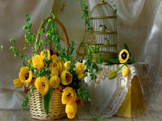 Jigsaw Puzzle «Basket with tulips»