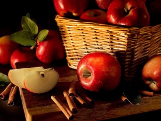 Jigsaw Puzzle «Red apples»