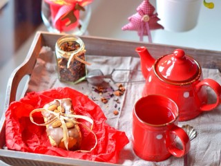 Jigsaw Puzzle «Red teapot»