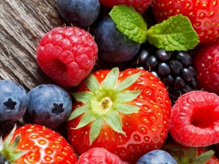 Jigsaw Puzzle «Large berries»