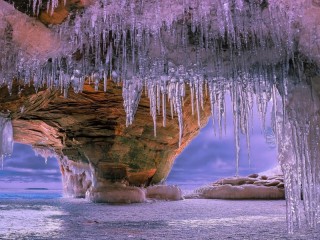 Пазл «Ледяной потолок пещеры»