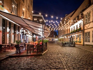 Jigsaw Puzzle «Summer cafe in Riga»