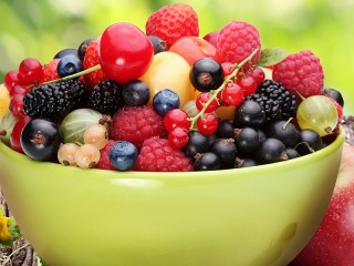 Jigsaw Puzzle «Summer berries»