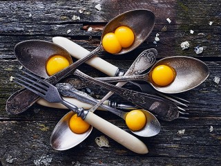 Пазл «Spoon with egg yolks»