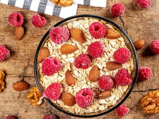 Jigsaw Puzzle «Raspberry with nuts»