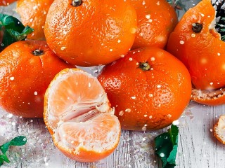 Пазл «Tangerines in the snow»
