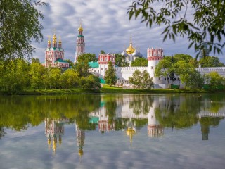 Jigsaw Puzzle «Monastery by the river»