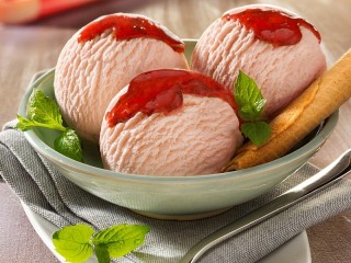 Puzzle «Ice cream with syrup»