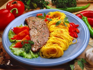 Jigsaw Puzzle «Meat and pasta»