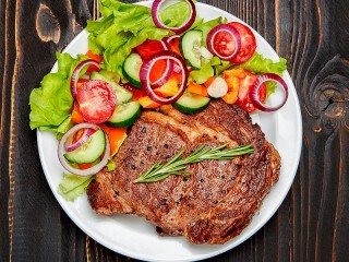 Jigsaw Puzzle «Meat and salad»