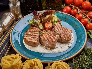 Jigsaw Puzzle «Meat with sauce»