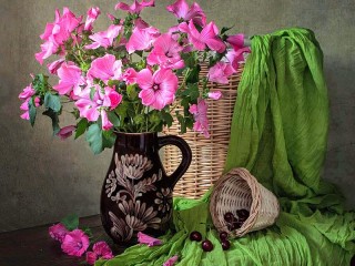 Слагалица «Still life with pink flowers»