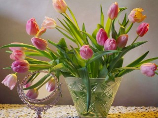 Puzzle «Still life with tulips»