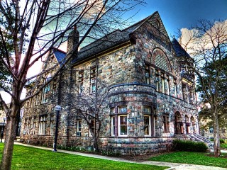 Jigsaw Puzzle «Newberry Hall»