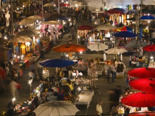 Слагалица «Night market»