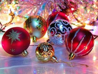 Jigsaw Puzzle «Christmas balls»