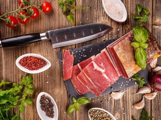 Jigsaw Puzzle «A knife and meat»