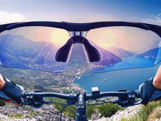 Zagadka «Sunglasses cyclist»