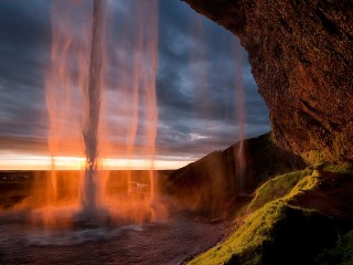 Пазл «Fire waterfall»