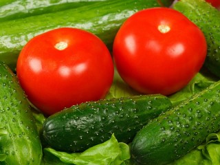 Jigsaw Puzzle «Cucumbers and tomatoes»