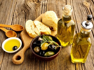 Slagalica «Olives and bread»