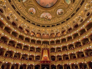 Zagadka «Opera house»
