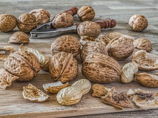 Puzzle «Nuts and peanuts»
