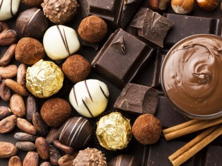 Jigsaw Puzzle «Nuts and chocolate»