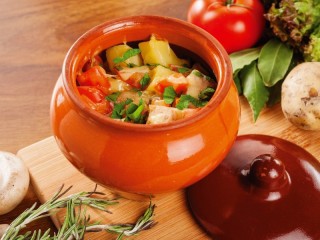 Jigsaw Puzzle «Vegetables in a pot»