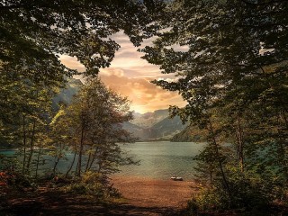 Jigsaw Puzzle «Lake in the Alps»