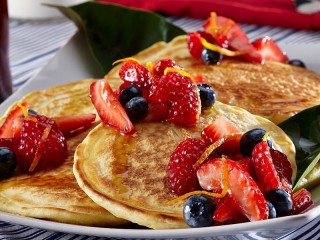 Jigsaw Puzzle «Pancakes in berries»