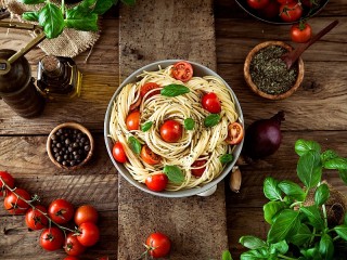 Slagalica «Pasta with tomatoes»