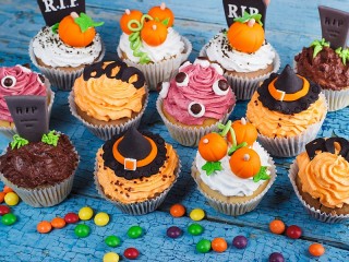 Слагалица «Cakes for Halloween»