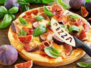 Jigsaw Puzzle «Pizza with figs»