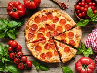 Puzzle «Pizza with tomatoes»