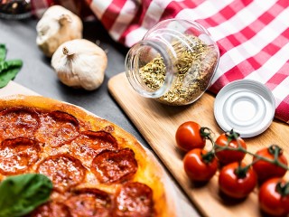 Jigsaw Puzzle «Pizza with salami»