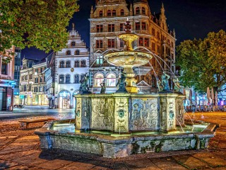 Пазл «Площадь с фонтаном»