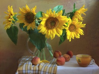 Jigsaw Puzzle «Sunflowers and peaches»