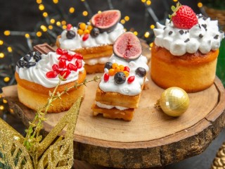 Пазл «Праздничные пирожные»