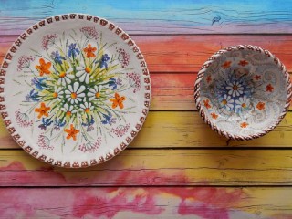 Jigsaw Puzzle «Painted plates»