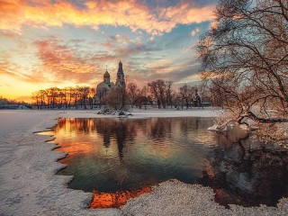 Jigsaw Puzzle «Dawn on the river»