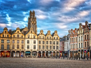 Jigsaw Puzzle «Town Hall Square»